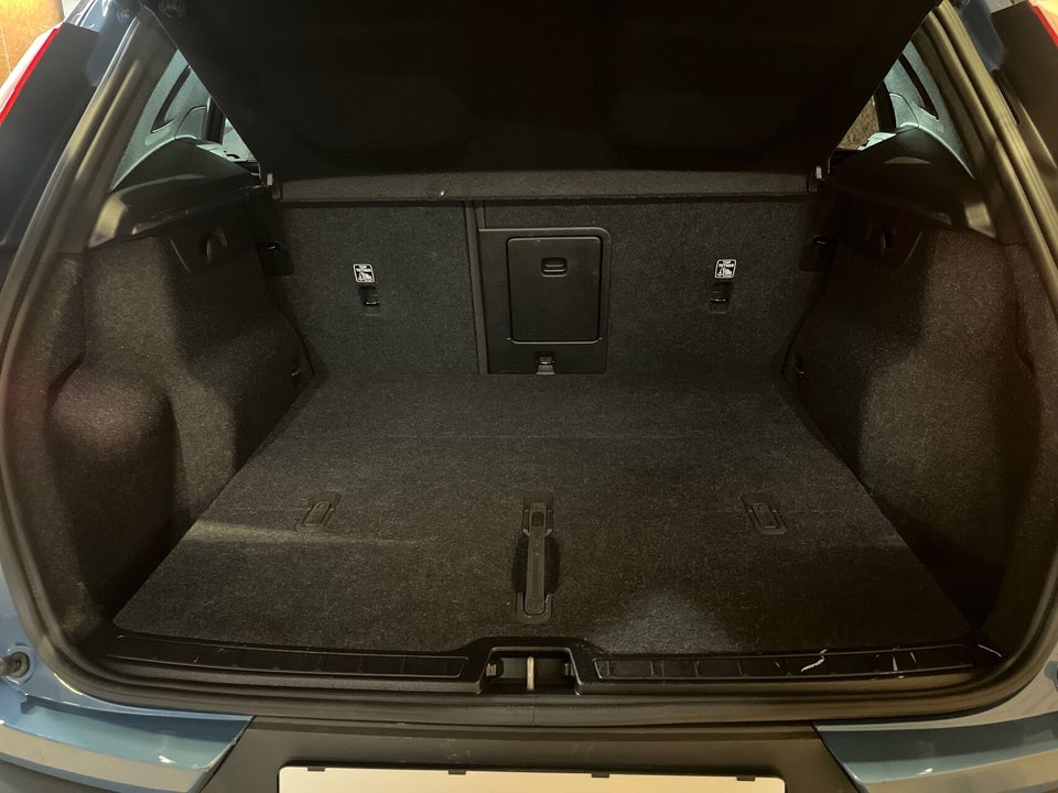 Volvo XC40 ReCharge Extended Range Plus 5d