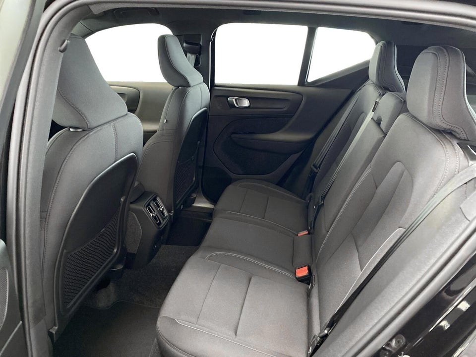 Volvo EX40 Standard Range Plus 5d