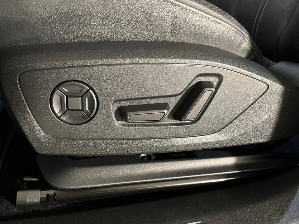 Audi Q4 e-tron 50 S-line quattro 5d