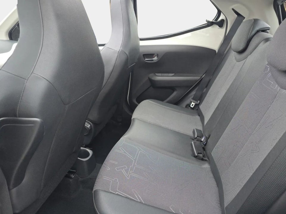 Toyota Aygo 1,0 VVT-i x-wave Sky 5d