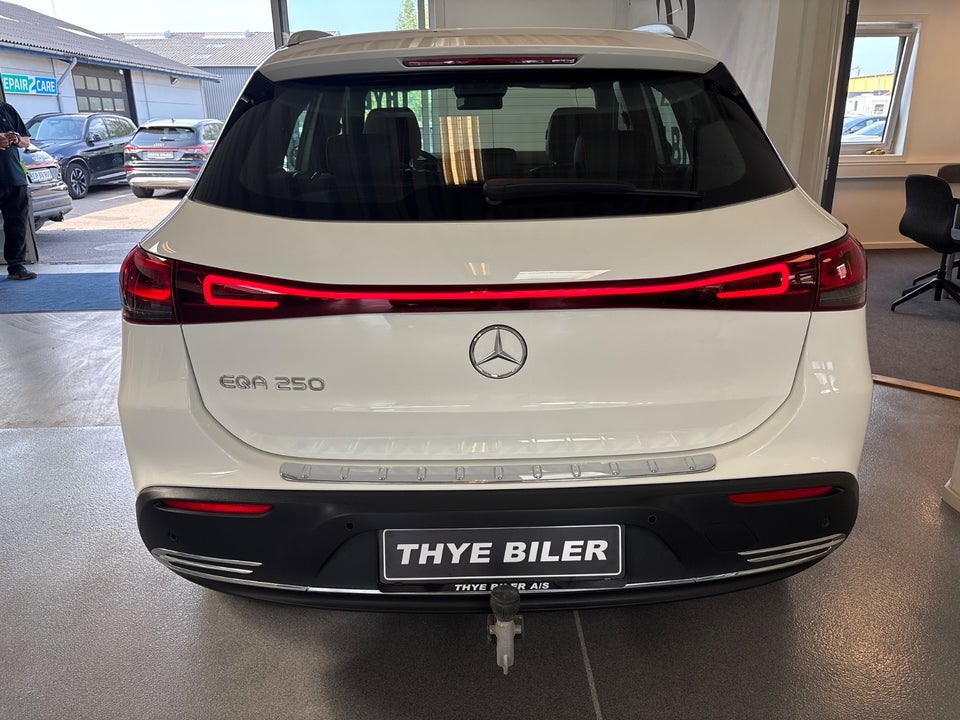Mercedes EQA250 Progressive 5d