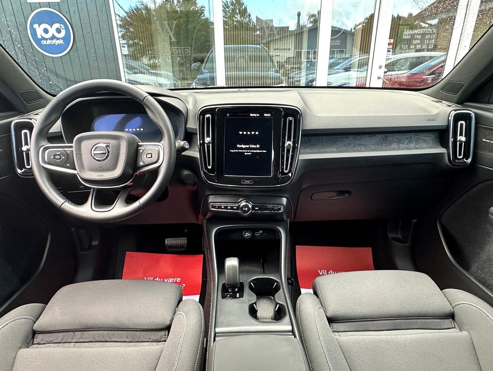 Volvo EX40 Extended Range Black Edition 5d