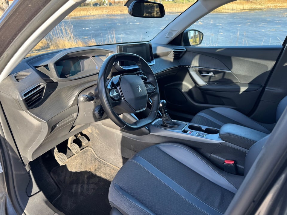 Peugeot 2008 1,2 PureTech 100 Allure Pack 5d