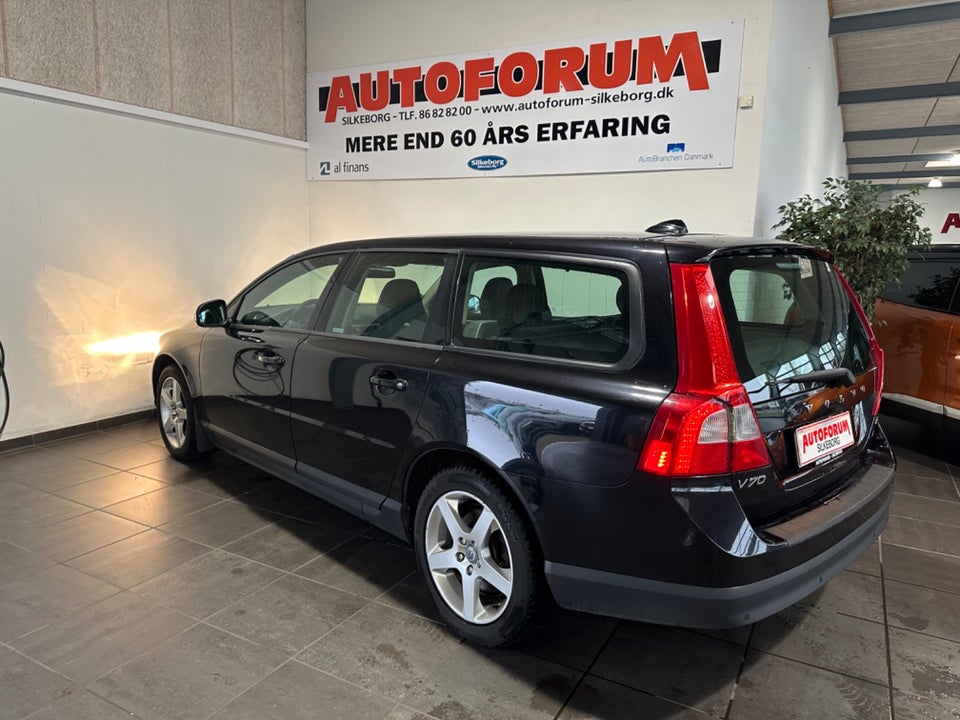 Volvo V70 2,5 T Momentum aut. 5d