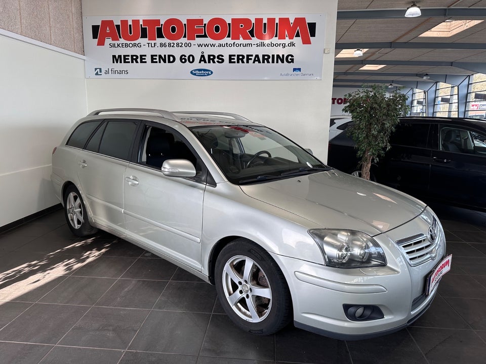 Toyota Avensis 1,8 Sol+ stc. 5d