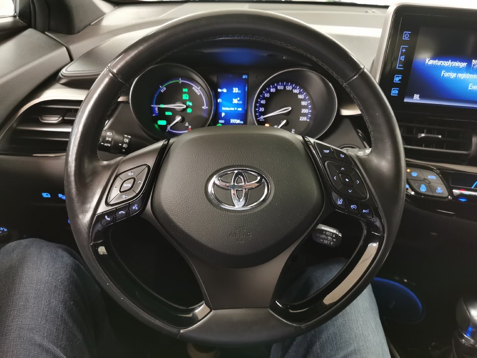 Toyota C-HR 1,8 Hybrid Premium Selected CVT 5d