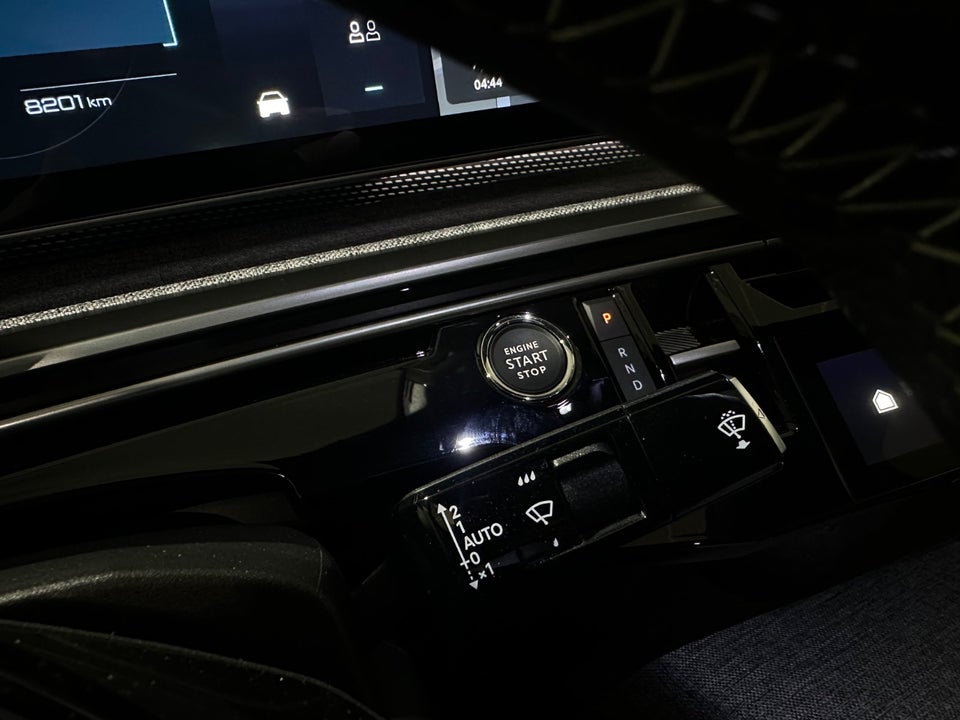 Peugeot e-3008 77 GT Pack 5d