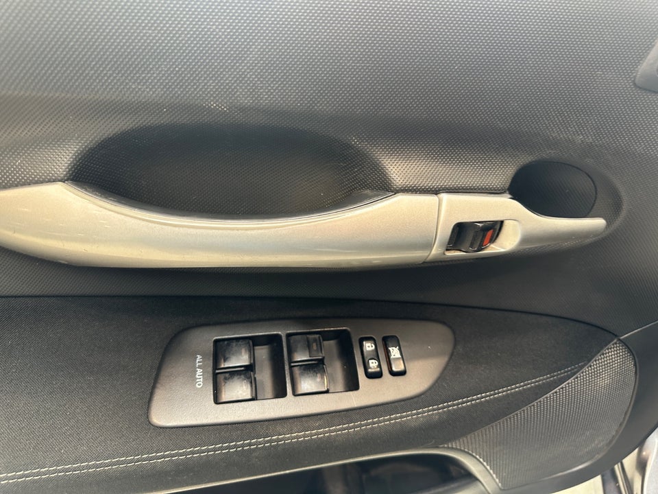 Toyota Auris 1,6 T2 5d