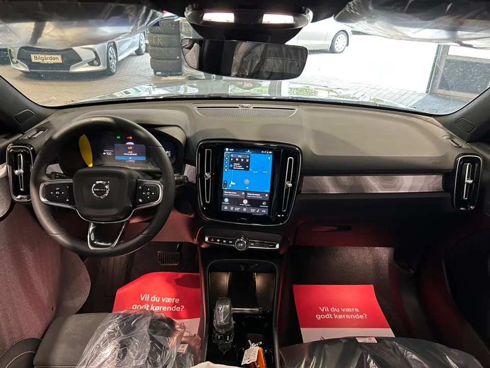 Volvo EX40 Extended Range Plus 5d