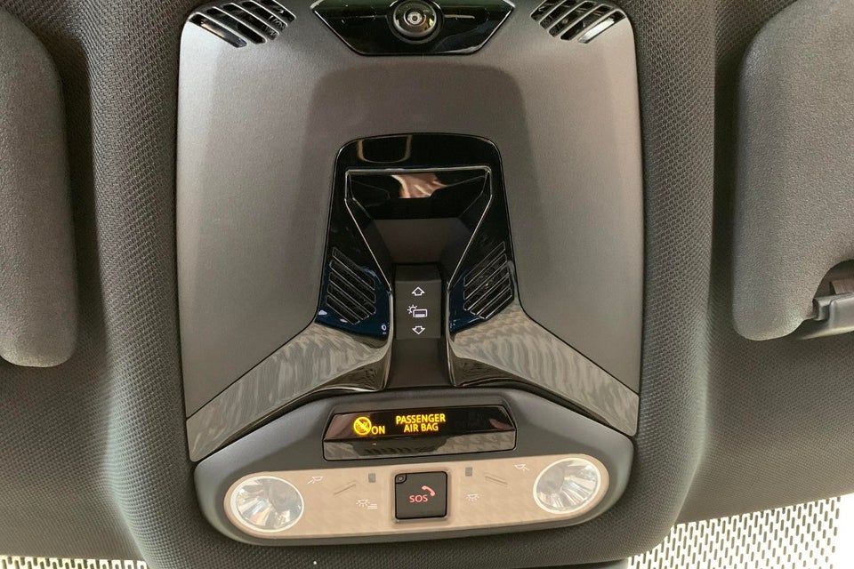 MINI Cooper SE Favoured Trim XL 3d