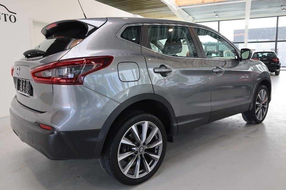 Nissan Qashqai 1,3 Dig-T 140 Acenta 5d