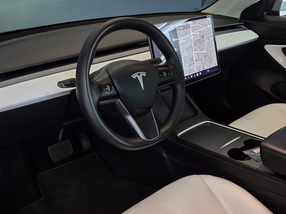 Tesla Model 3 Standard Range+ RWD 4d