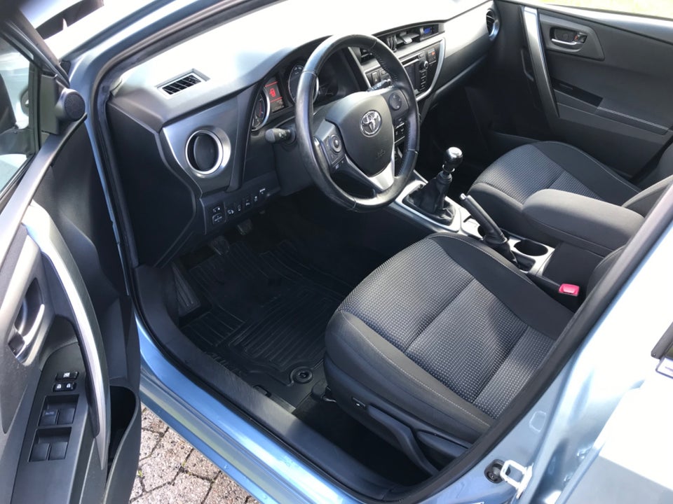 Toyota Auris 1,4 D-4D T2 5d