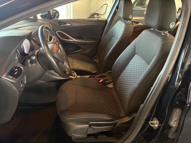 Opel Astra 1,2 T 110 Enjoy Sports Tourer 5d
