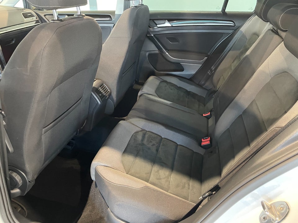 VW Golf VII 1,5 TSi 150 R-line Variant DSG 5d