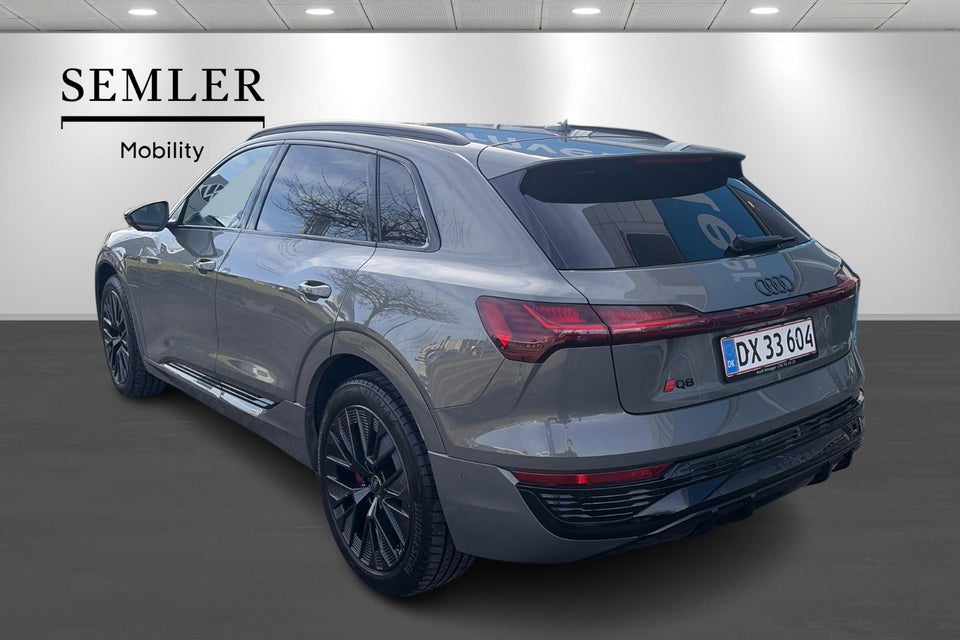 Audi Q8 e-tron 55 Advanced quattro 5d