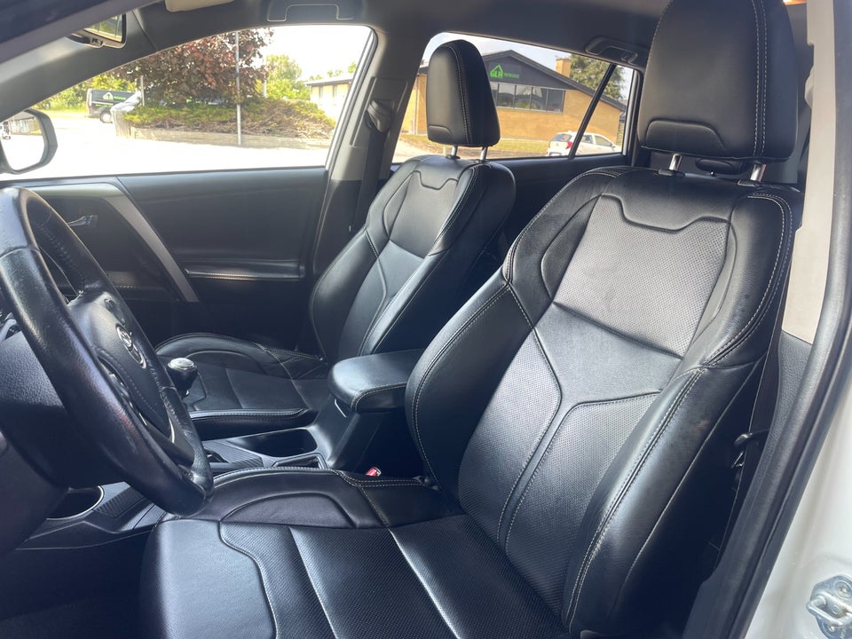 Toyota RAV4 2,0 D-4D T3 5d