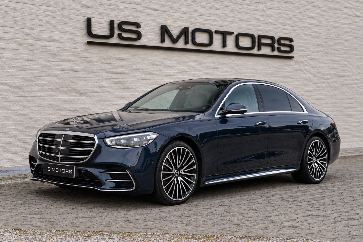 Mercedes-Benz S580 e 3,0 aut. lang 4d · 1 / 23