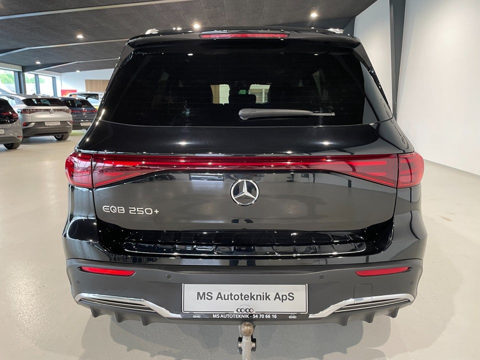 Mercedes EQB250+ AMG Line 5d