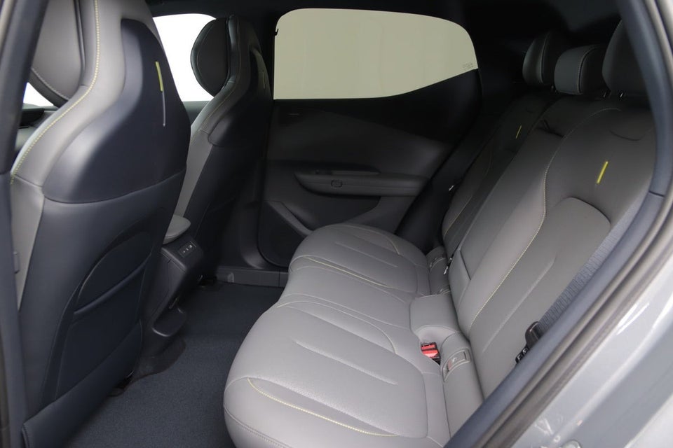 Lynk & Co 02 More 5d