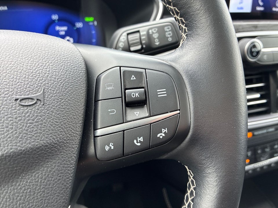 Ford Kuga 2,5 PHEV Vignale CVT 5d