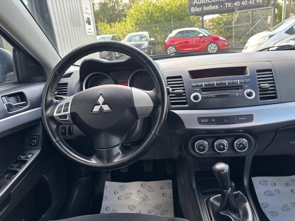 Mitsubishi Lancer 1,5 Invite SportBack 5d