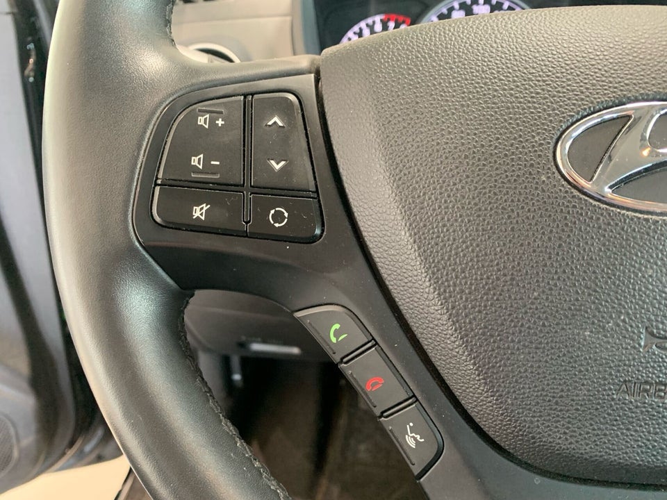 Hyundai i10 1,0 Spring Komfort 5d