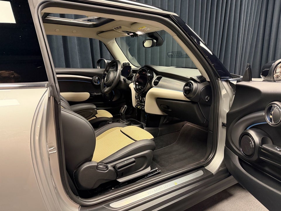 MINI Cooper SE Edition Premium Plus 3d