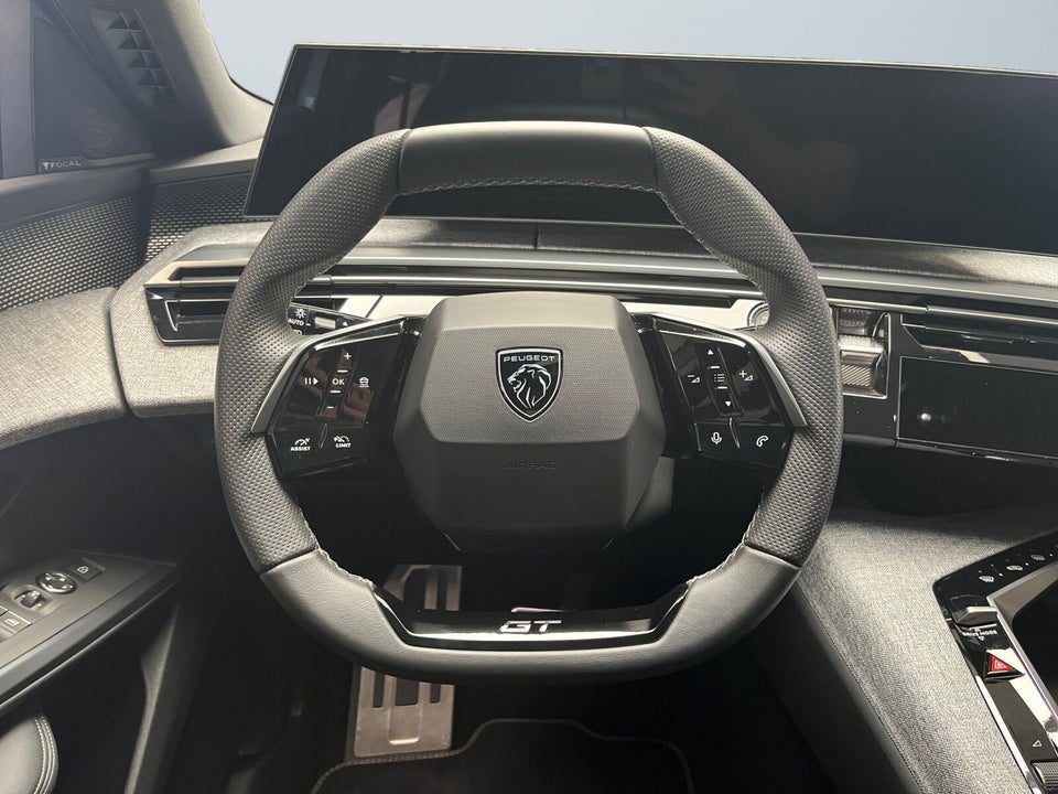 Peugeot e-3008 77 GT Pack 5d