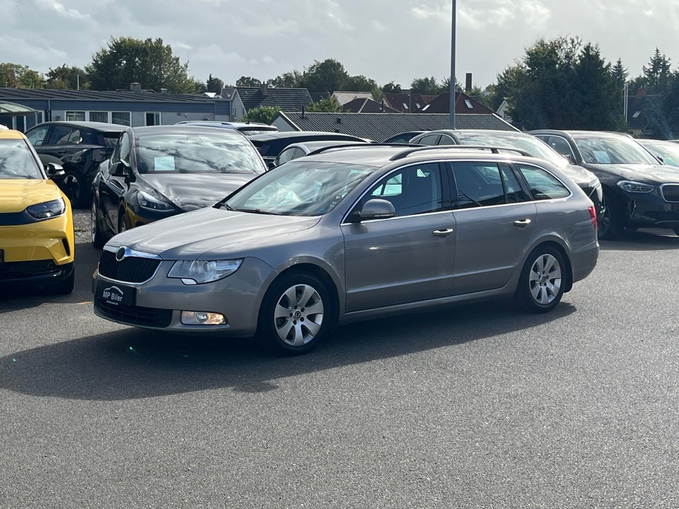 Skoda Superb 2,0 TDi 140 Comfort Combi DSG 5d