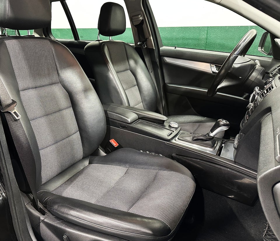 Mercedes C220 2,2 CDi Avantgarde stc. aut. 5d