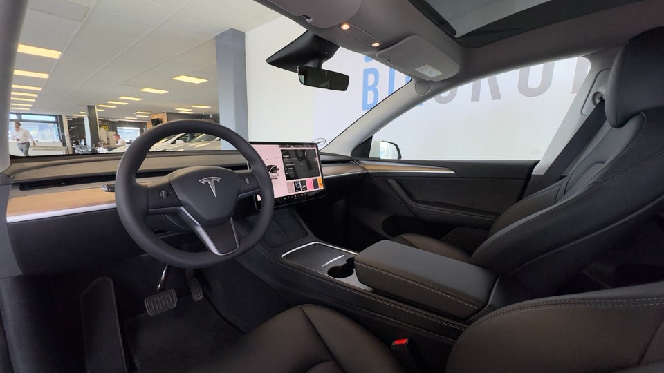 Tesla Model Y Long Range AWD 5d