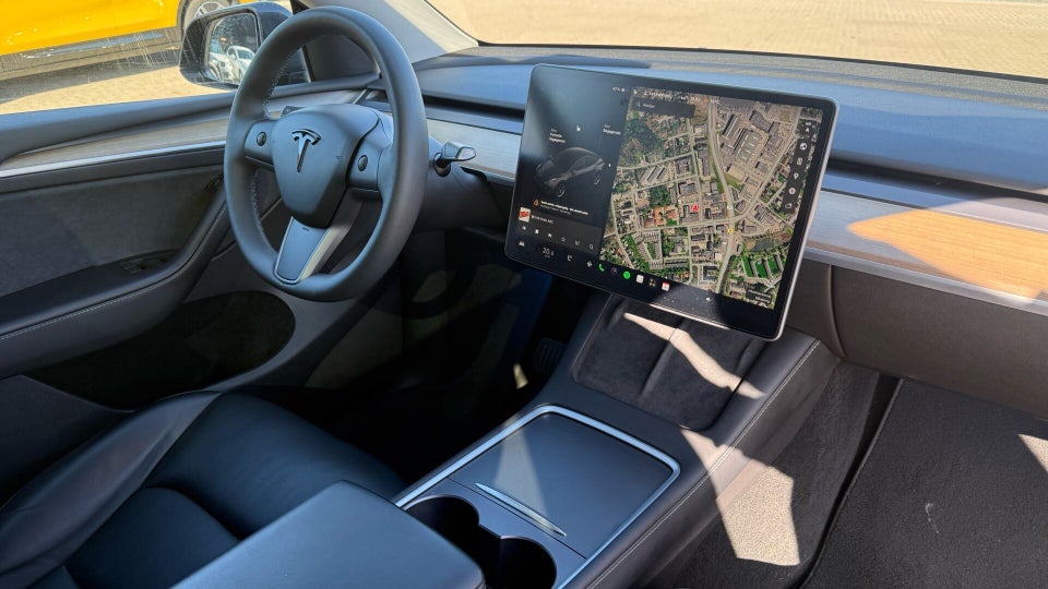 Tesla Model Y Long Range AWD 5d