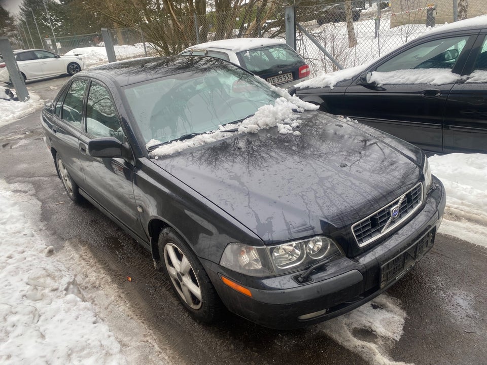 Volvo S40 1,6  4d