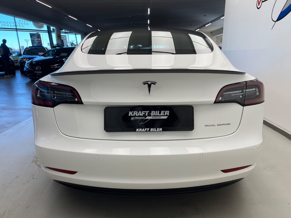 Tesla Model 3 Long Range AWD 4d