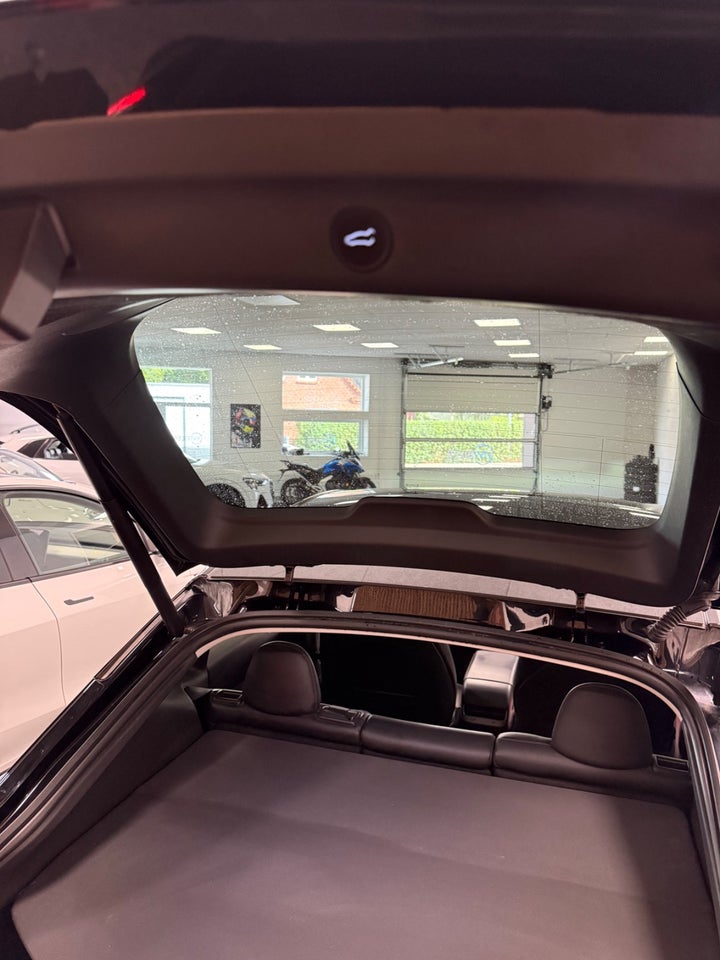 Tesla Model Y Long Range AWD 5d