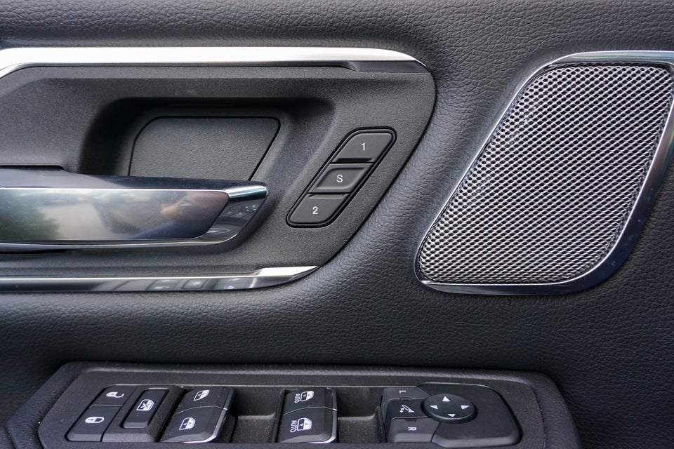 Dodge RAM 1500 3,0 Laramie Premium Night aut. 4d