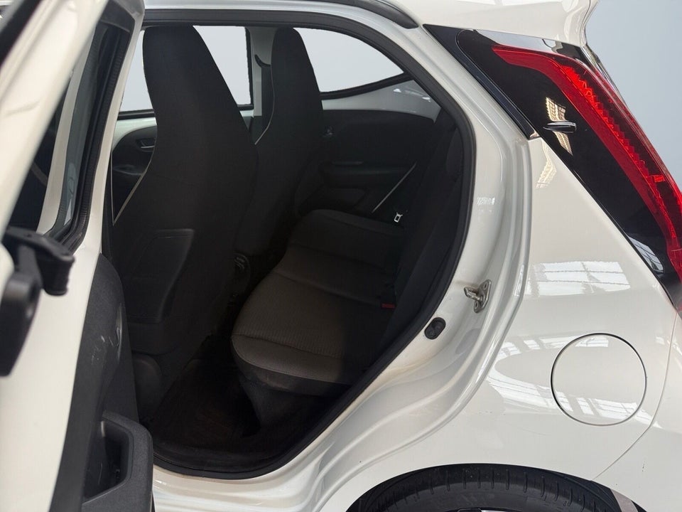 Toyota Aygo 1,0 VVT-i x-press 5d