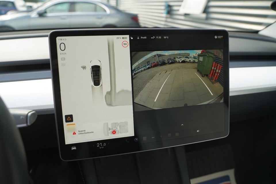 Tesla Model Y Long Range AWD 5d