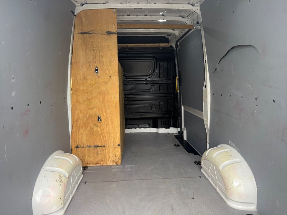VW Crafter 35 2,0 TDi 140 Kassevogn L3H2