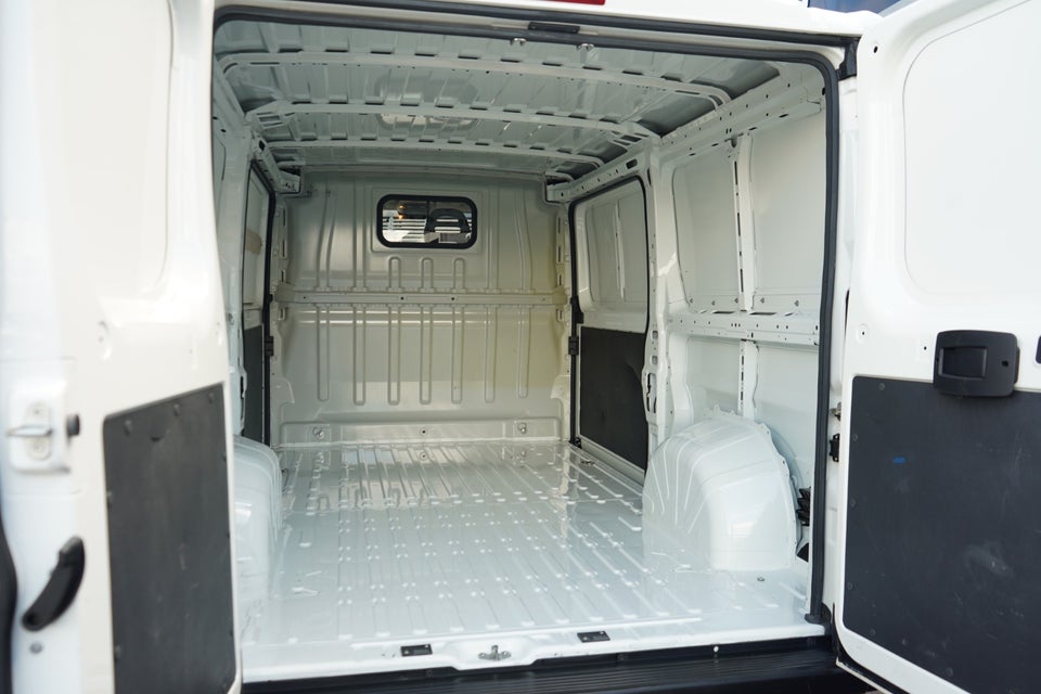 Peugeot Boxer 330 2,0 BlueHDi 130 L2H1 Premium