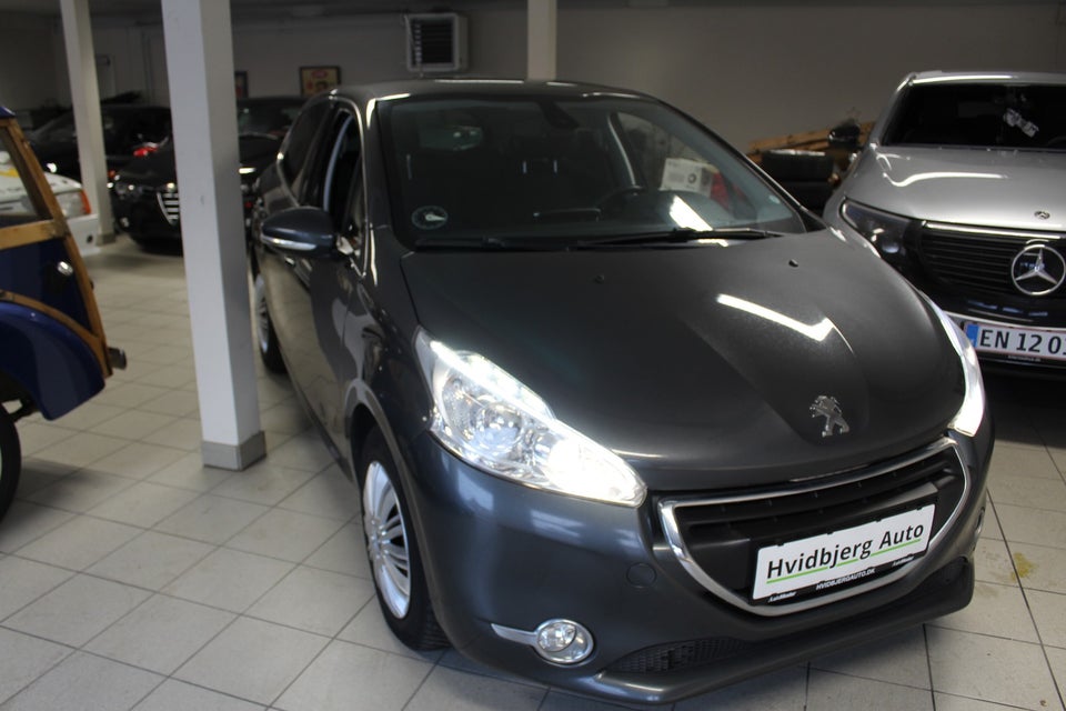 Peugeot 208 1,2 VTi Allure 5d