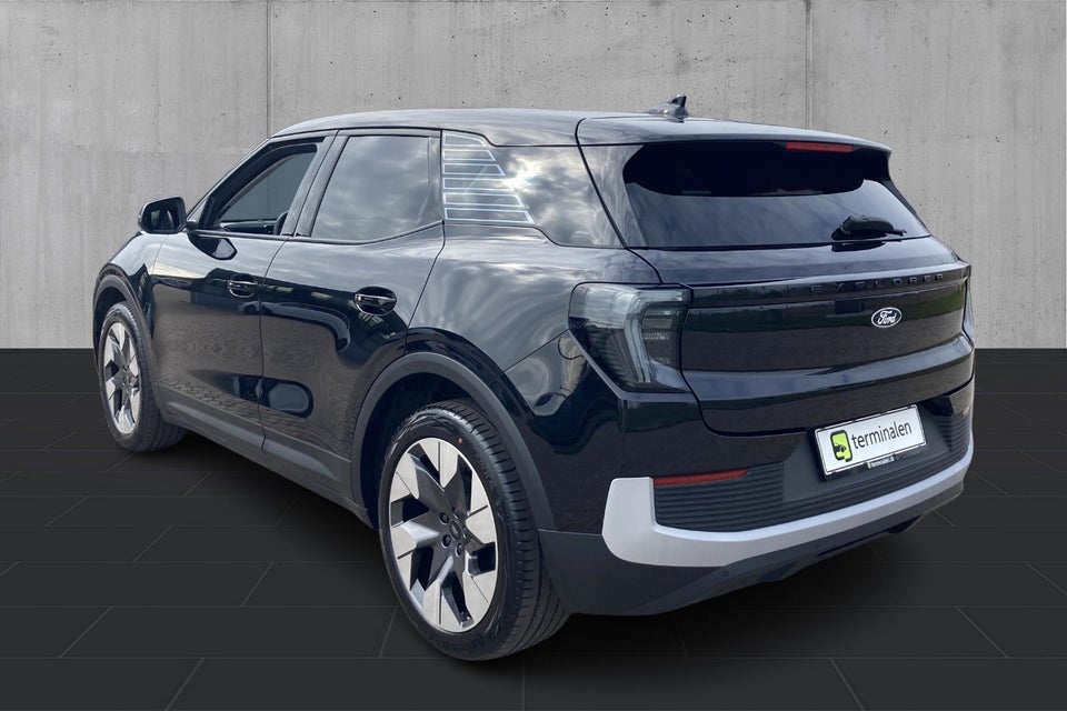 Ford Explorer 77 Premium Extended Range 5d