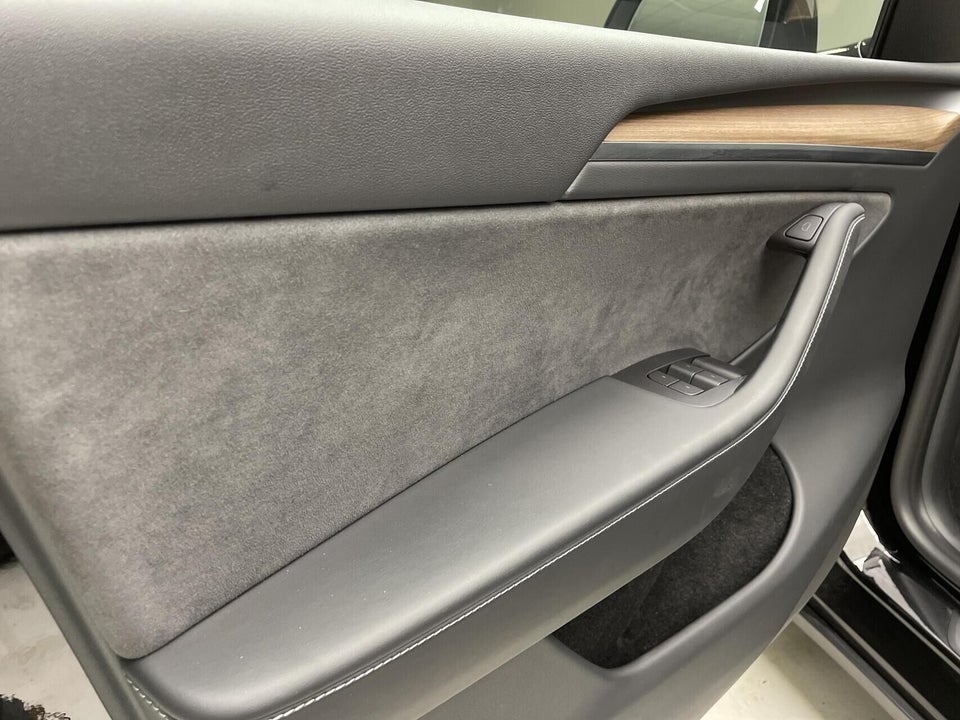 Tesla Model Y Long Range RWD 5d