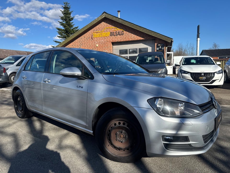 VW Golf VII 1,4 TSi 122 Comfortline BMT 5d