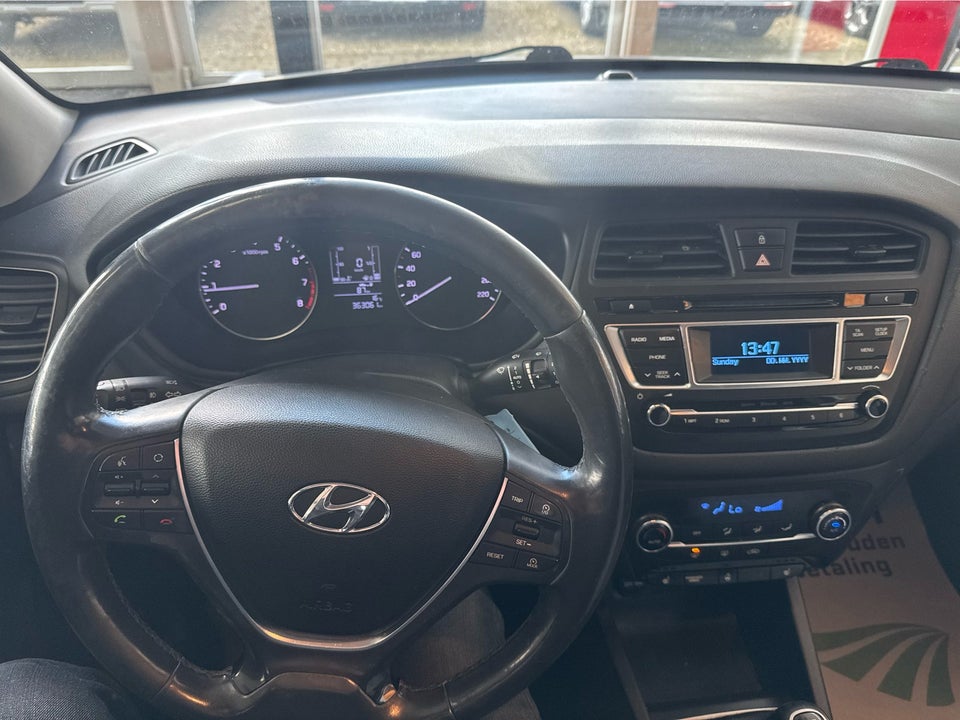 Hyundai i20 1,25 Black Life 5d
