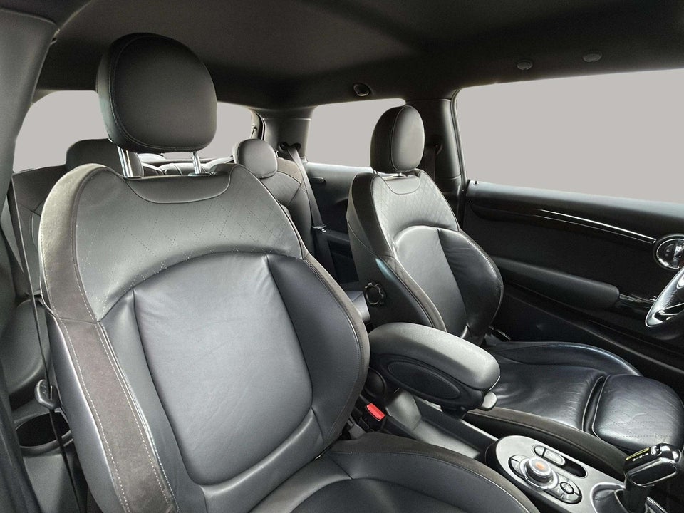 MINI Cooper SE Classic Trim 3d