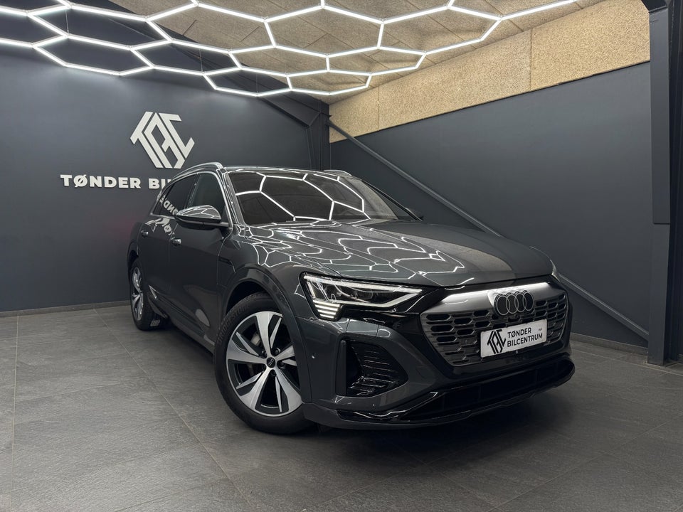 Audi Q8 e-tron 55 S-line quattro 5d
