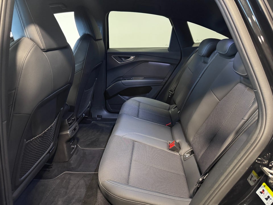 Audi Q4 e-tron 40 S-line Sportback 5d