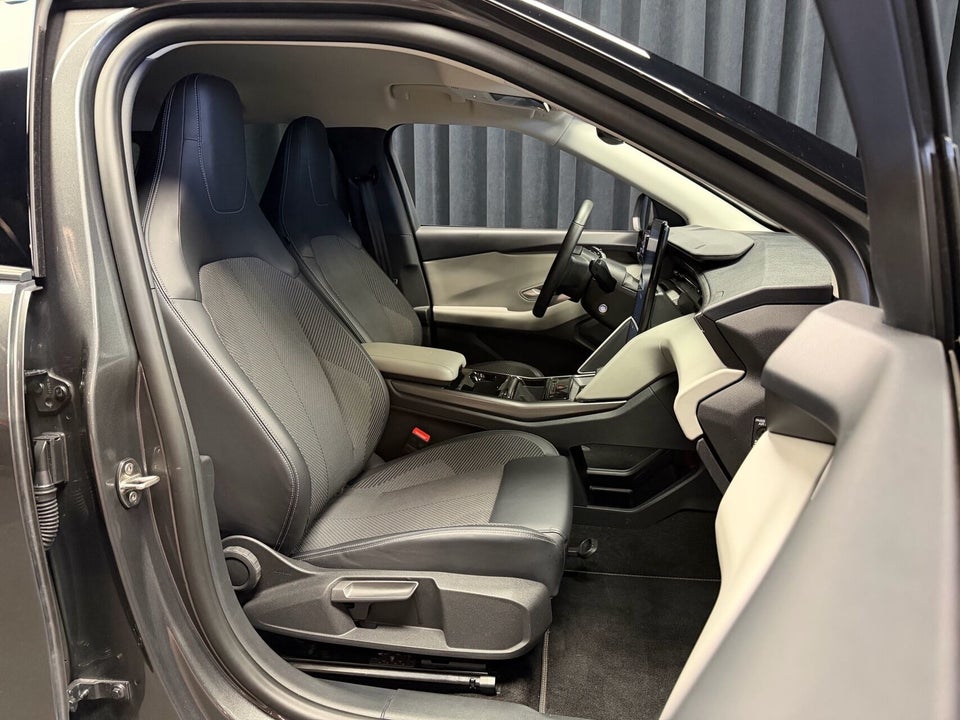 Ford Explorer 77 Select Extended Range 5d